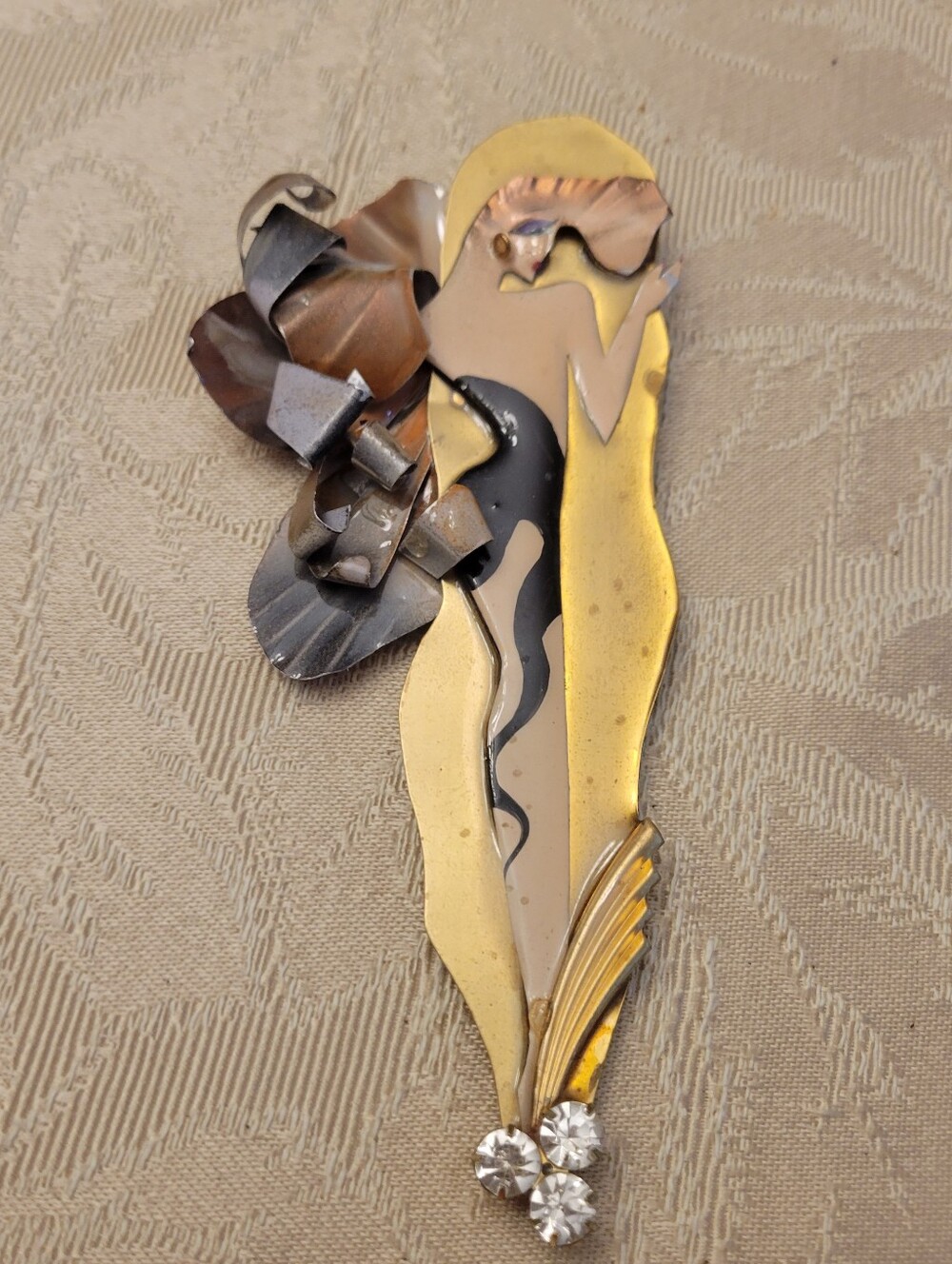 Vintage Art Deco Style 3D Woman Brooch Pin